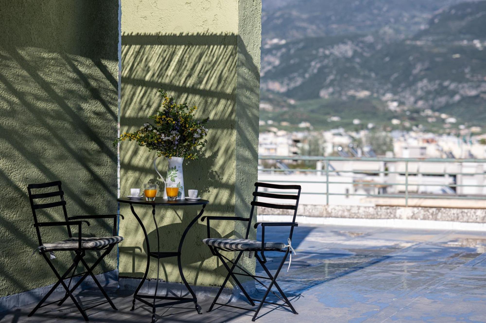 Ferienwohnung Skyhigh Haven Kalamata Exterior foto